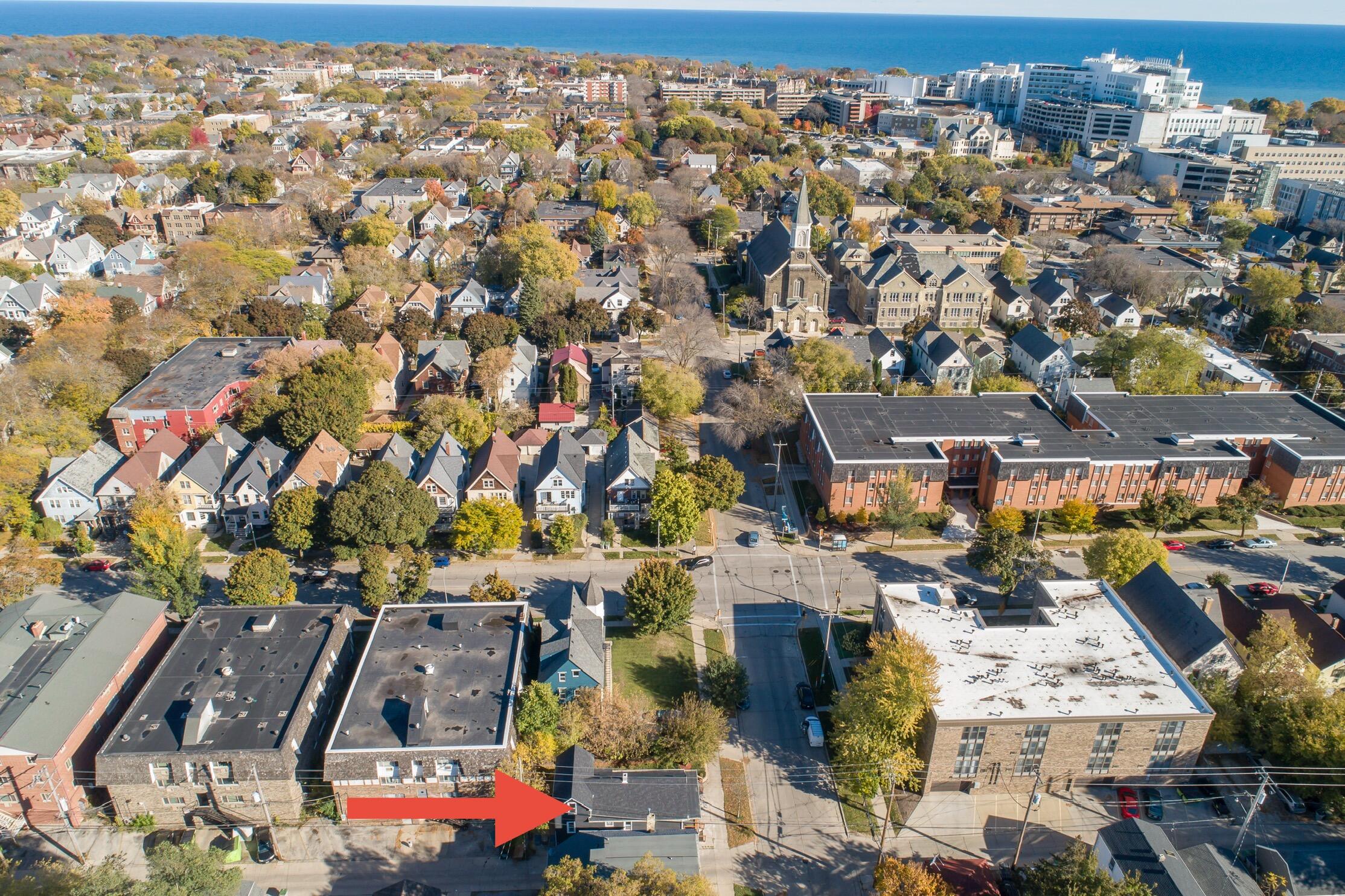 1718 East Bradford Avenue, Unit 1720 Milwaukee, WI 53211 - Photo 53 of 60 1718 E Bradford-62