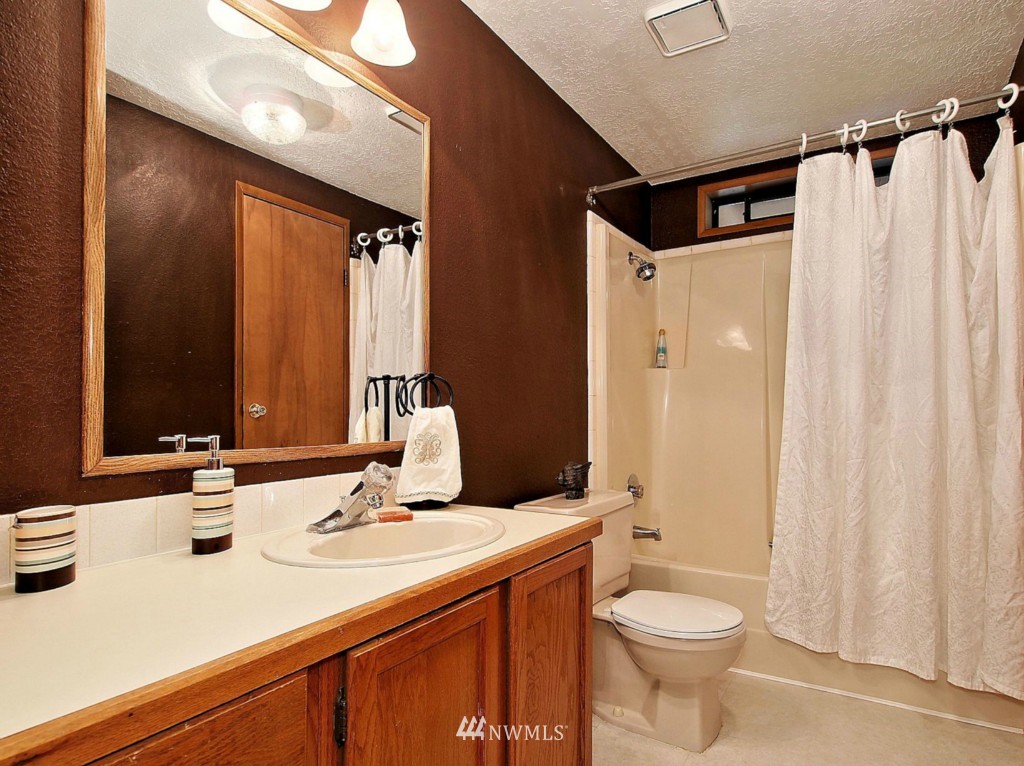375 Union Avenue Southeast, Unit 1 Renton, WA 98059 - Photo 10 of 12 Gallery Image 10