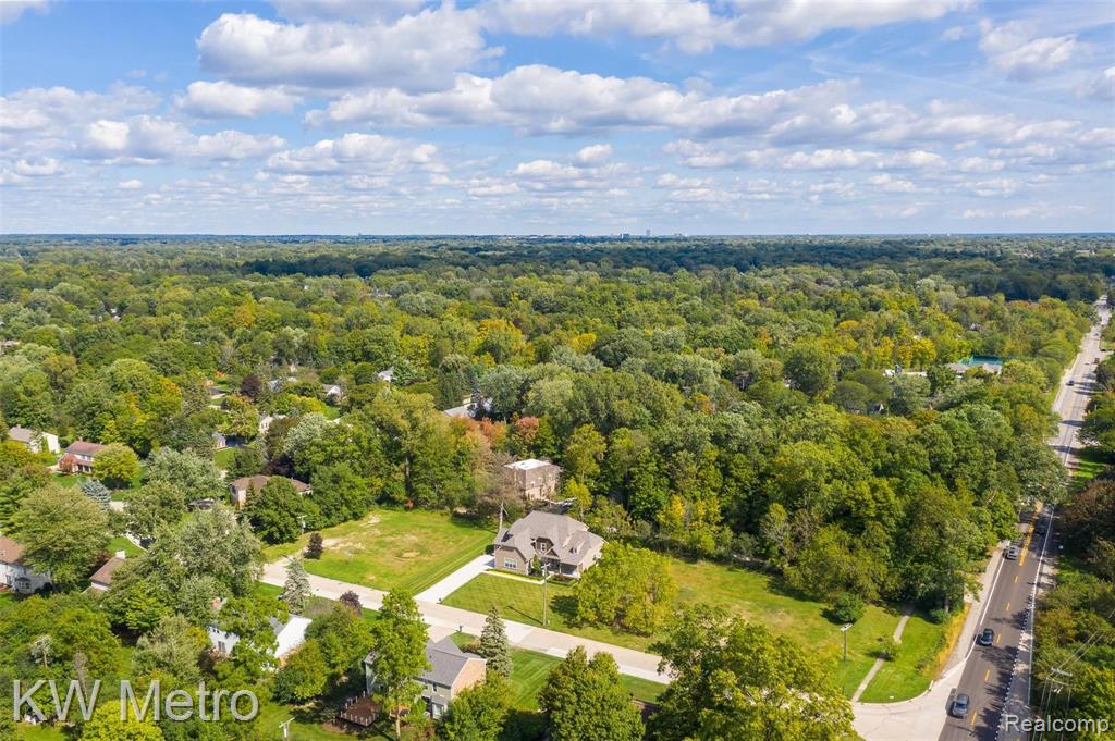31291 Old Stage Road Bingham Farms, MI 48025 - Photo 16 of 18