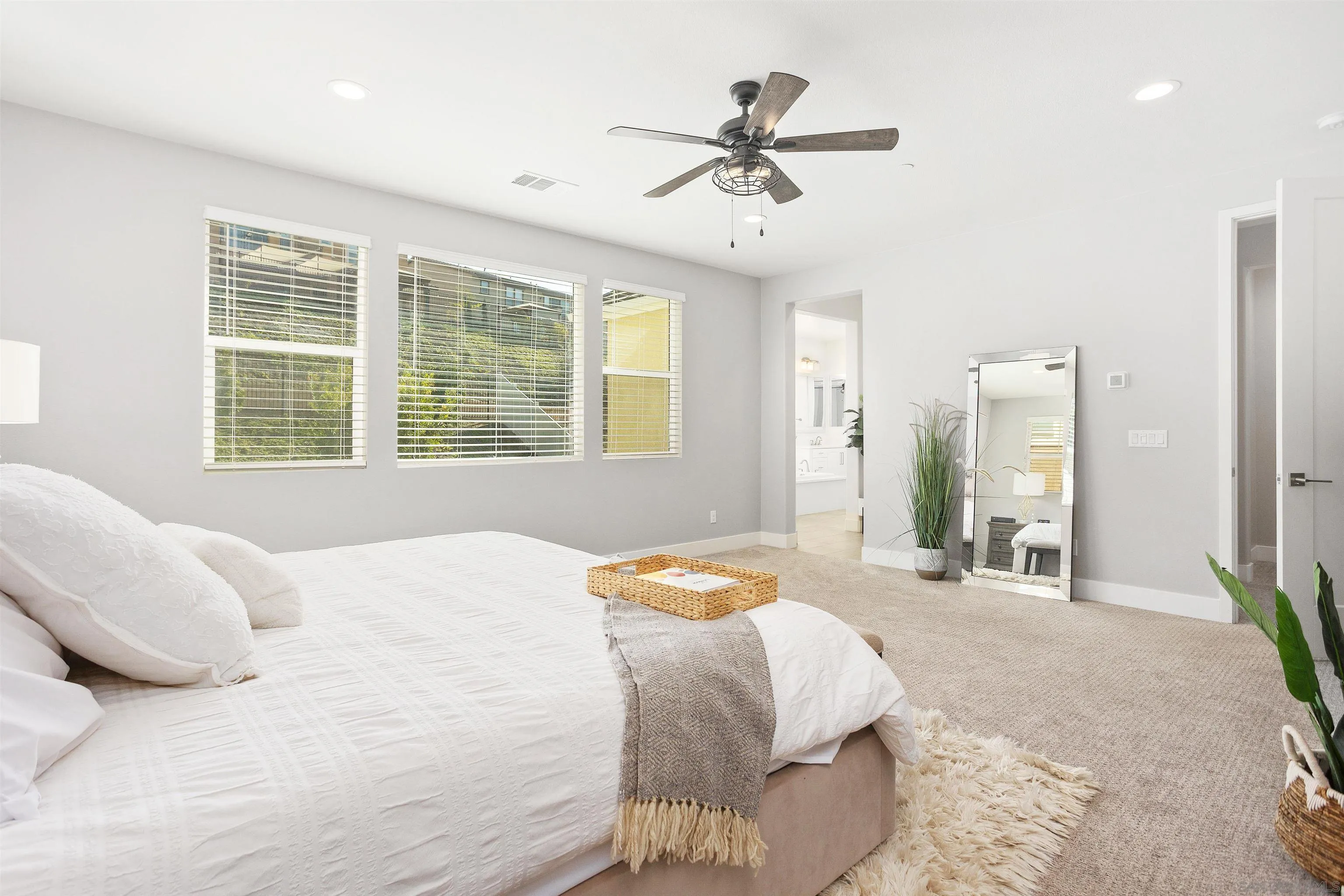 327 Ventasso Way Fallbrook, CA 92028 - Photo 14 of 39 Gallery Image 14