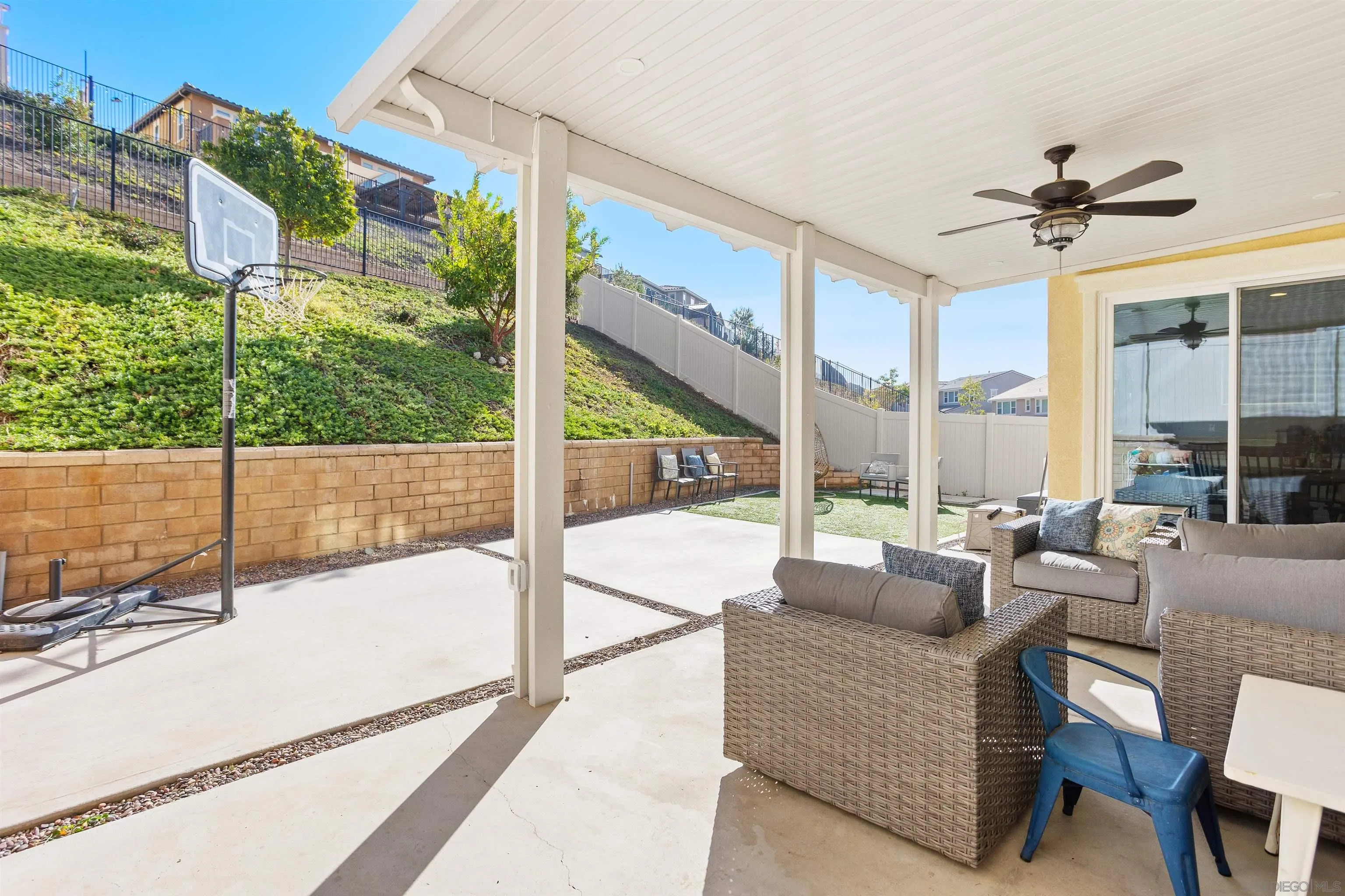 327 Ventasso Way Fallbrook, CA 92028 - Photo 29 of 39 Gallery Image 29