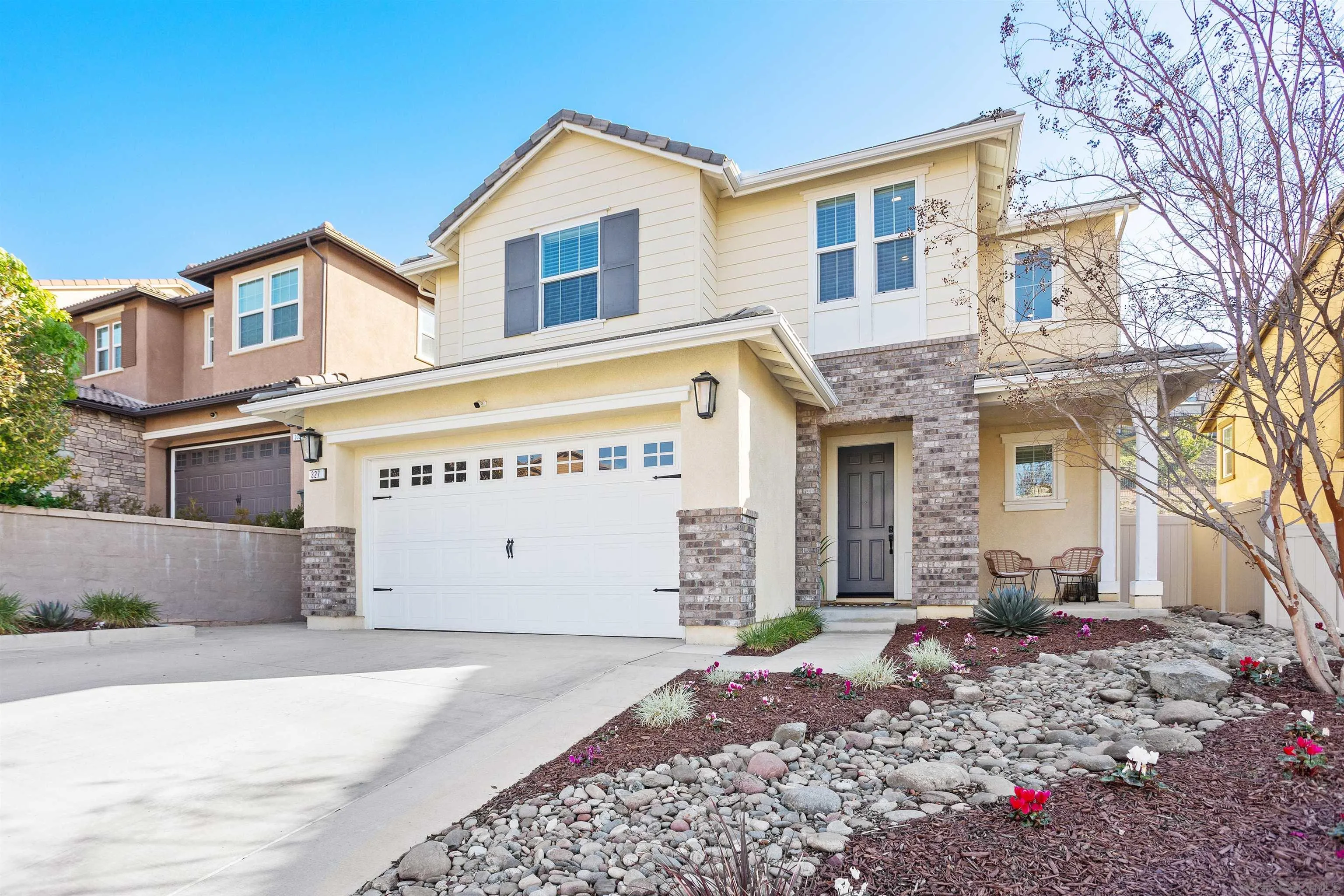 327 Ventasso Way Fallbrook, CA 92028 - Photo 8 of 39 Gallery Image 8
