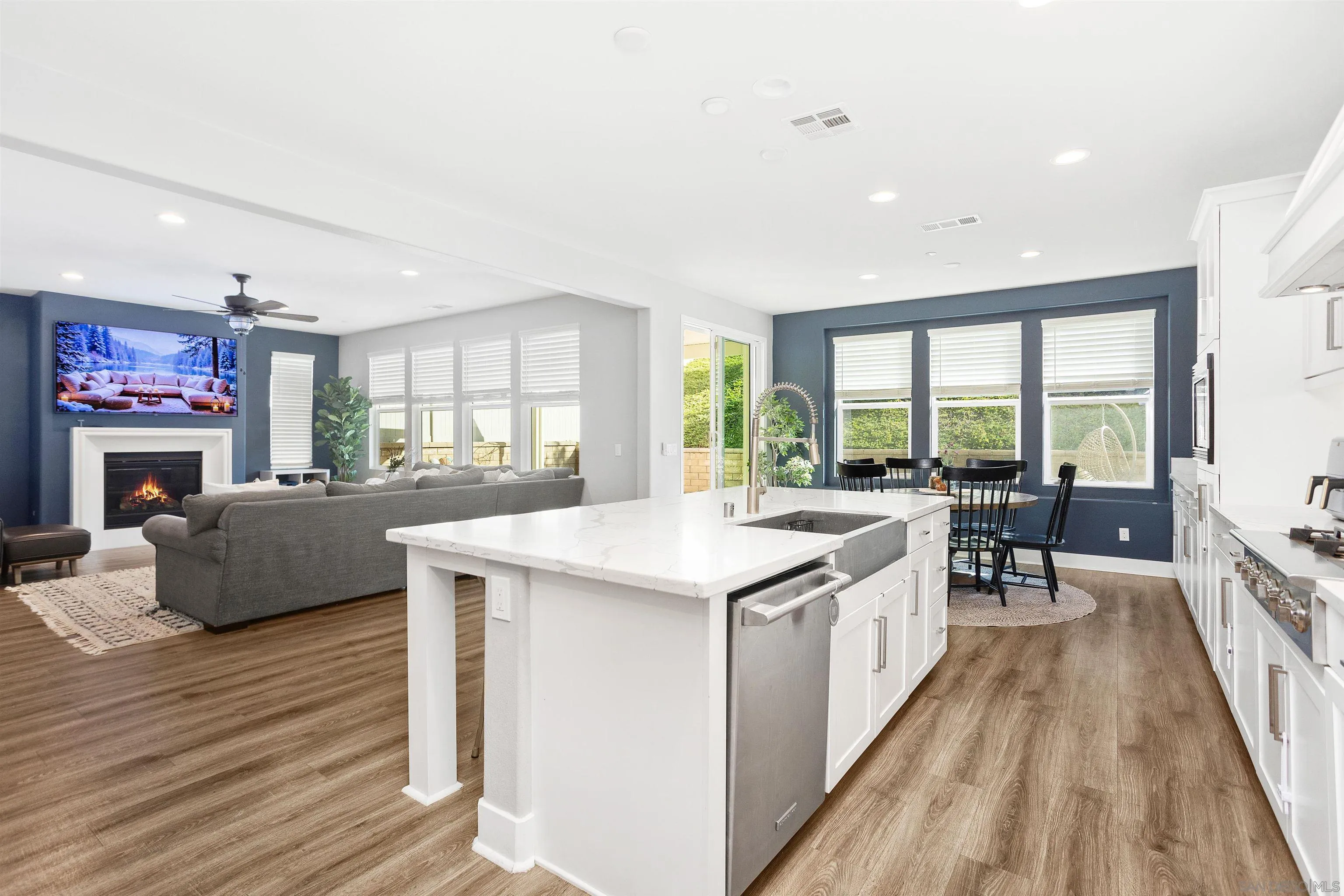 327 Ventasso Way Fallbrook, CA 92028 - Photo 10 of 39 Gallery Image 10