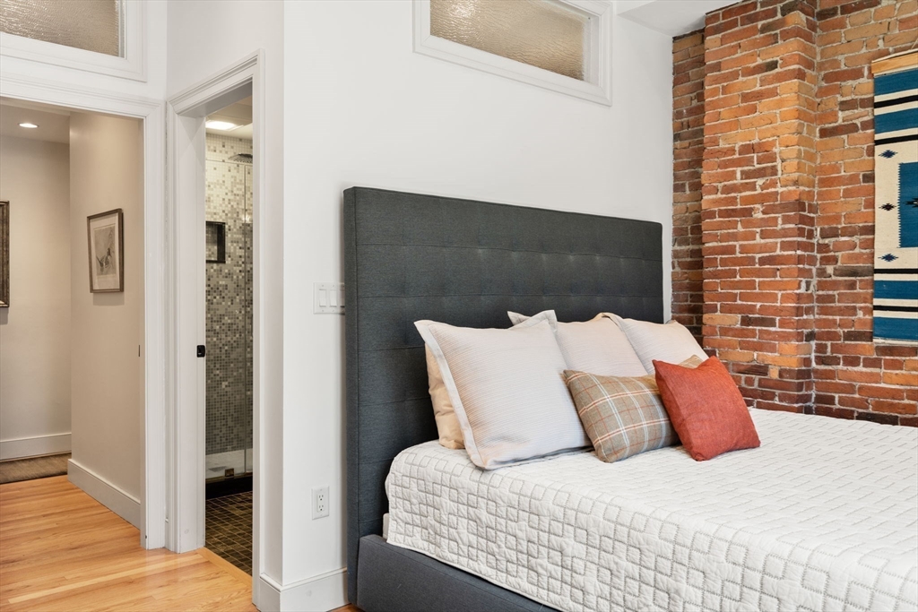 148 Warren Avenue, Unit 1 Boston, MA 02116 - Photo 12 of 28