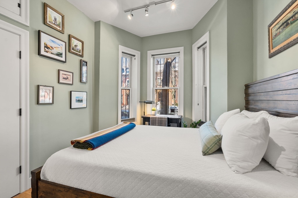 148 Warren Avenue, Unit 1 Boston, MA 02116 - Photo 16 of 28