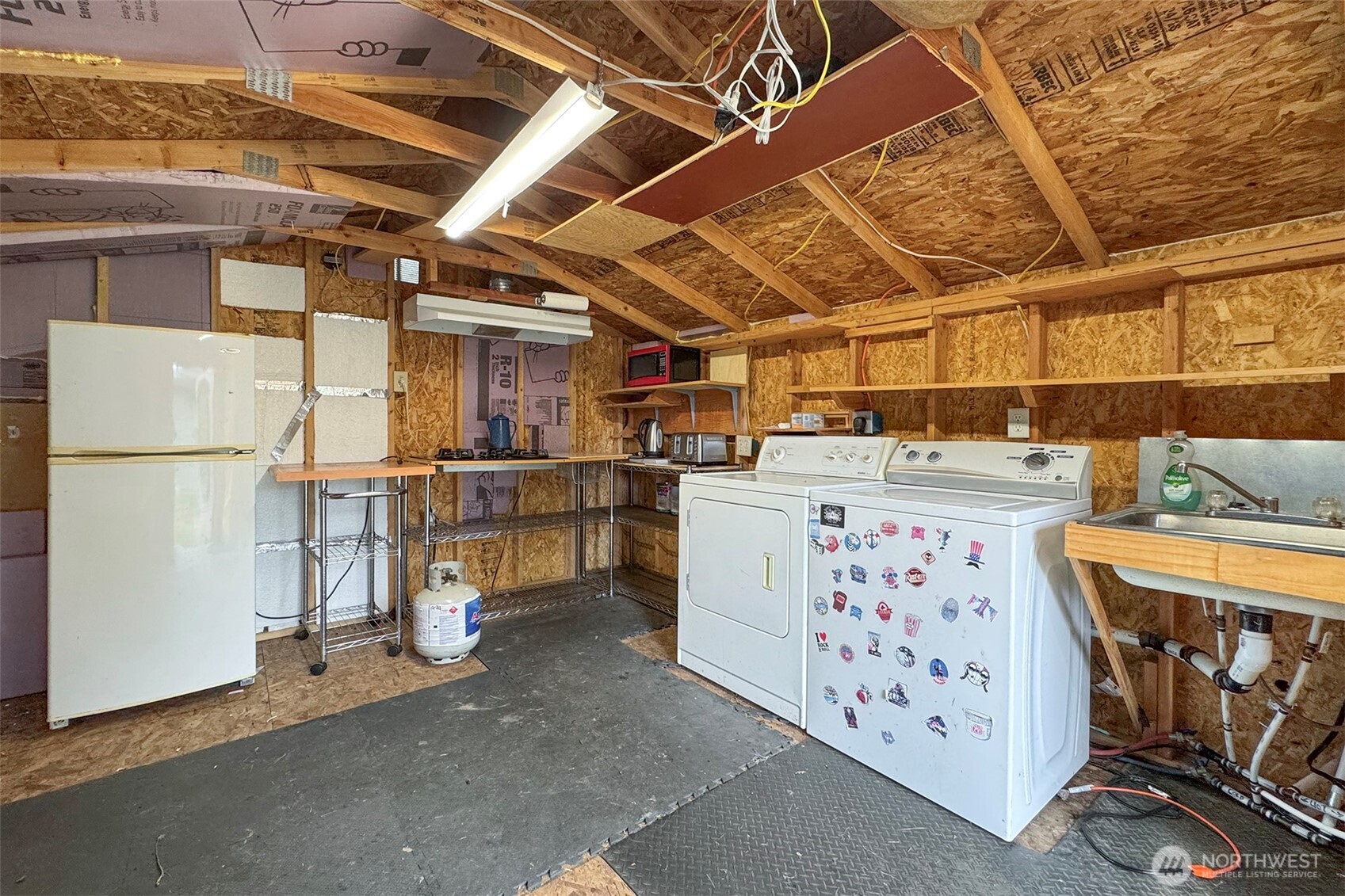 445 Watershed Road Port Angeles, WA 98362 - Photo 8 of 38 Gallery Image 8
