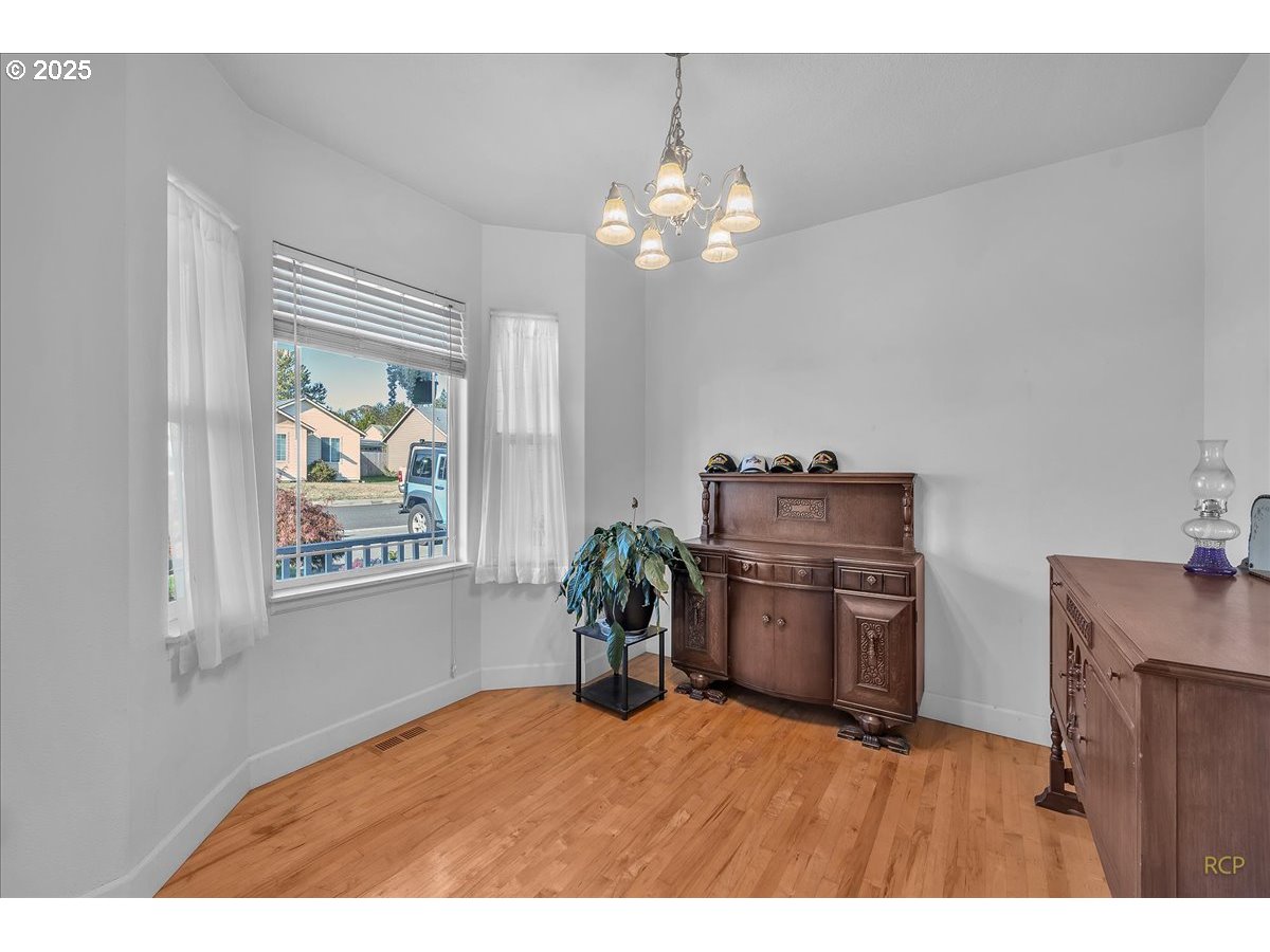 59174 Whitetail Avenue St. Helens, OR 97051 - Photo 10 of 34 a kitchen view with stove and refrigerator
