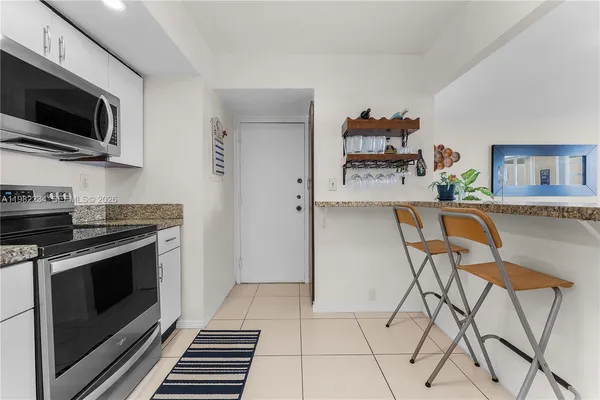 $344,444 | 2150 Sans Souci Boulevard, Unit B605, North Miami, FL 33181