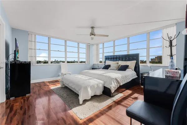 $344,444 | 2150 Sans Souci Boulevard, Unit B605, North Miami, FL 33181