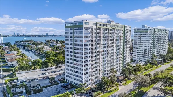 $344,444 | 2150 Sans Souci Boulevard, Unit B605, North Miami, FL 33181