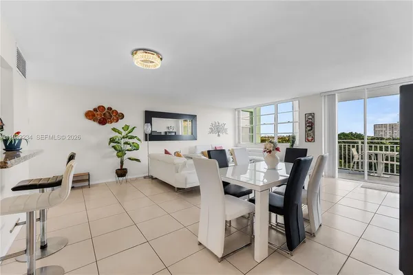 $344,444 | 2150 Sans Souci Boulevard, Unit B605, North Miami, FL 33181