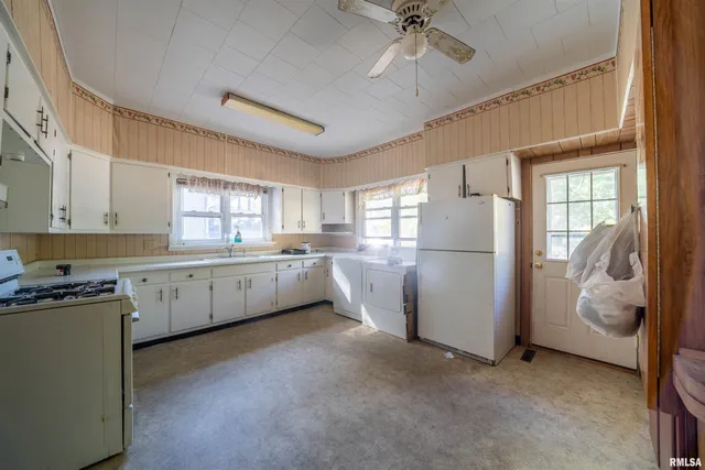 $74,900 | 334 West Birch Street, Canton, IL 61520