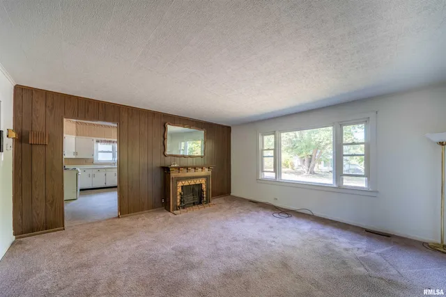 $74,900 | 334 West Birch Street, Canton, IL 61520