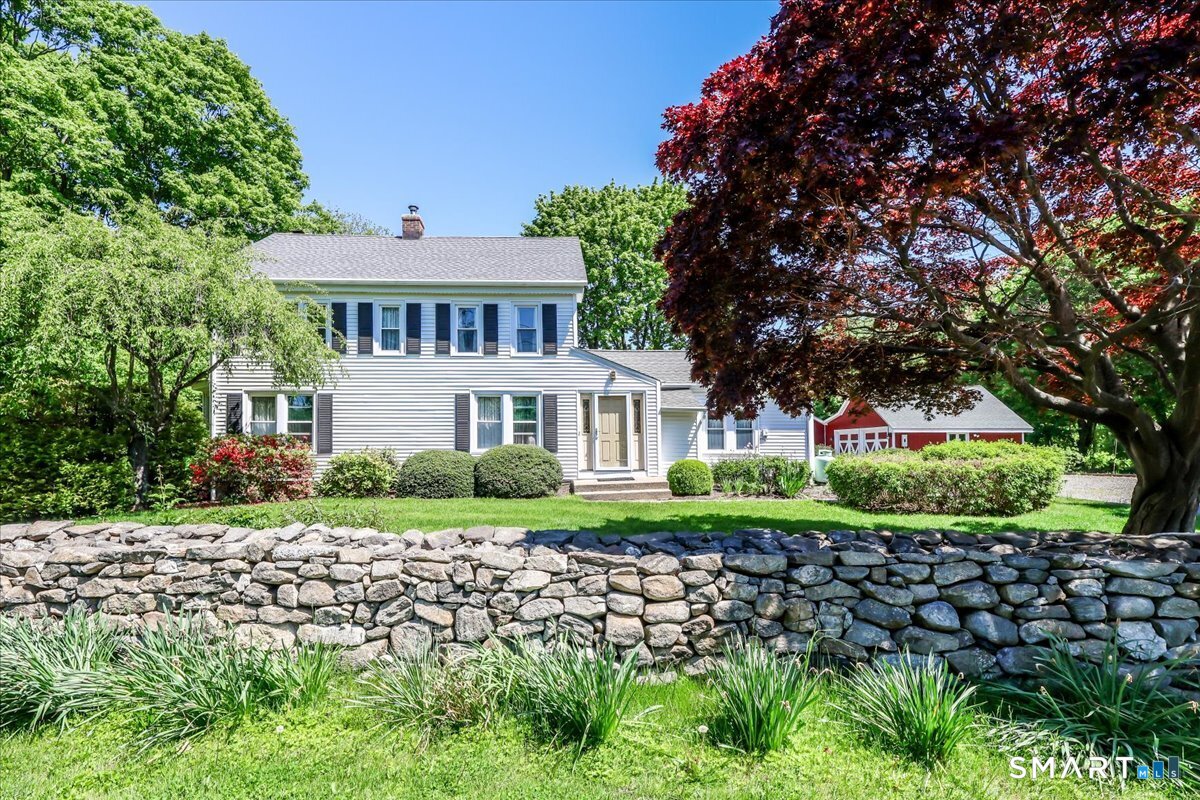 199 Berkshire Road Newtown, CT 06482 - Photo 4 of 40