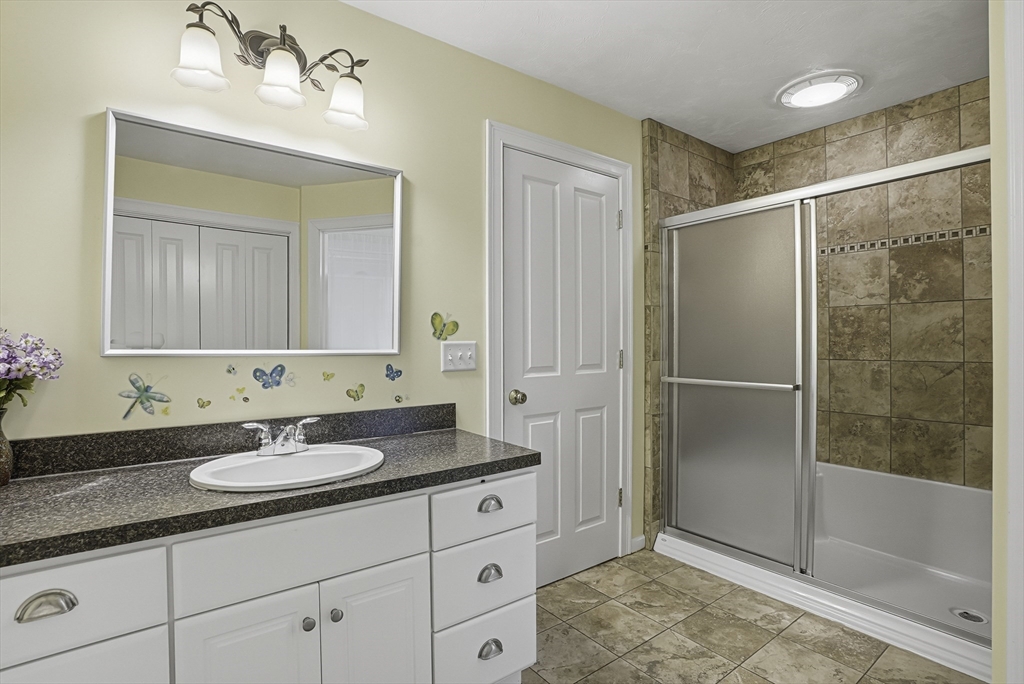 378 Moon Hill Road Northbridge, MA 01534 - Photo 20 of 38