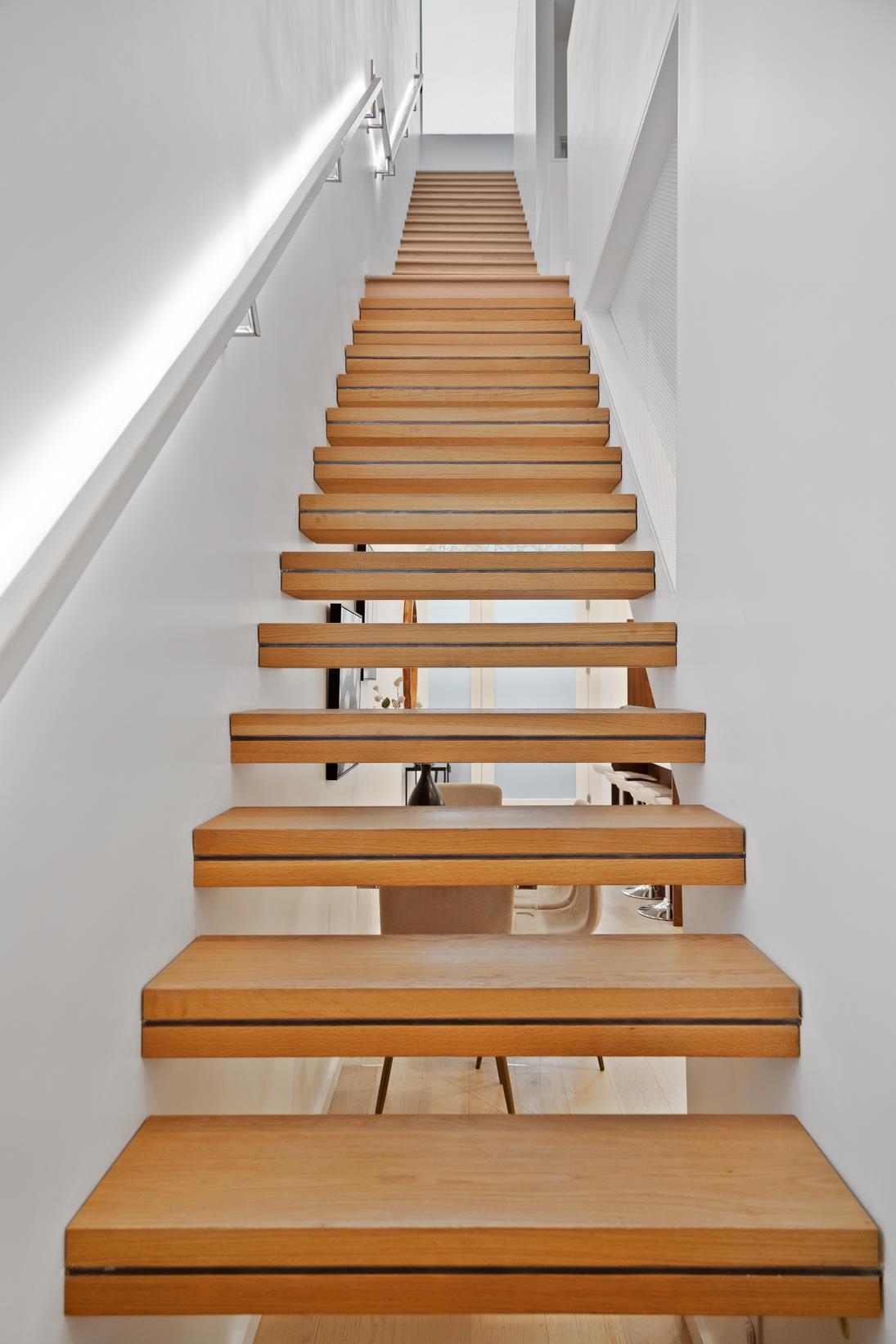 1034 Grayson Street Berkeley, CA 94710 - Photo 15 of 48 View of staircase