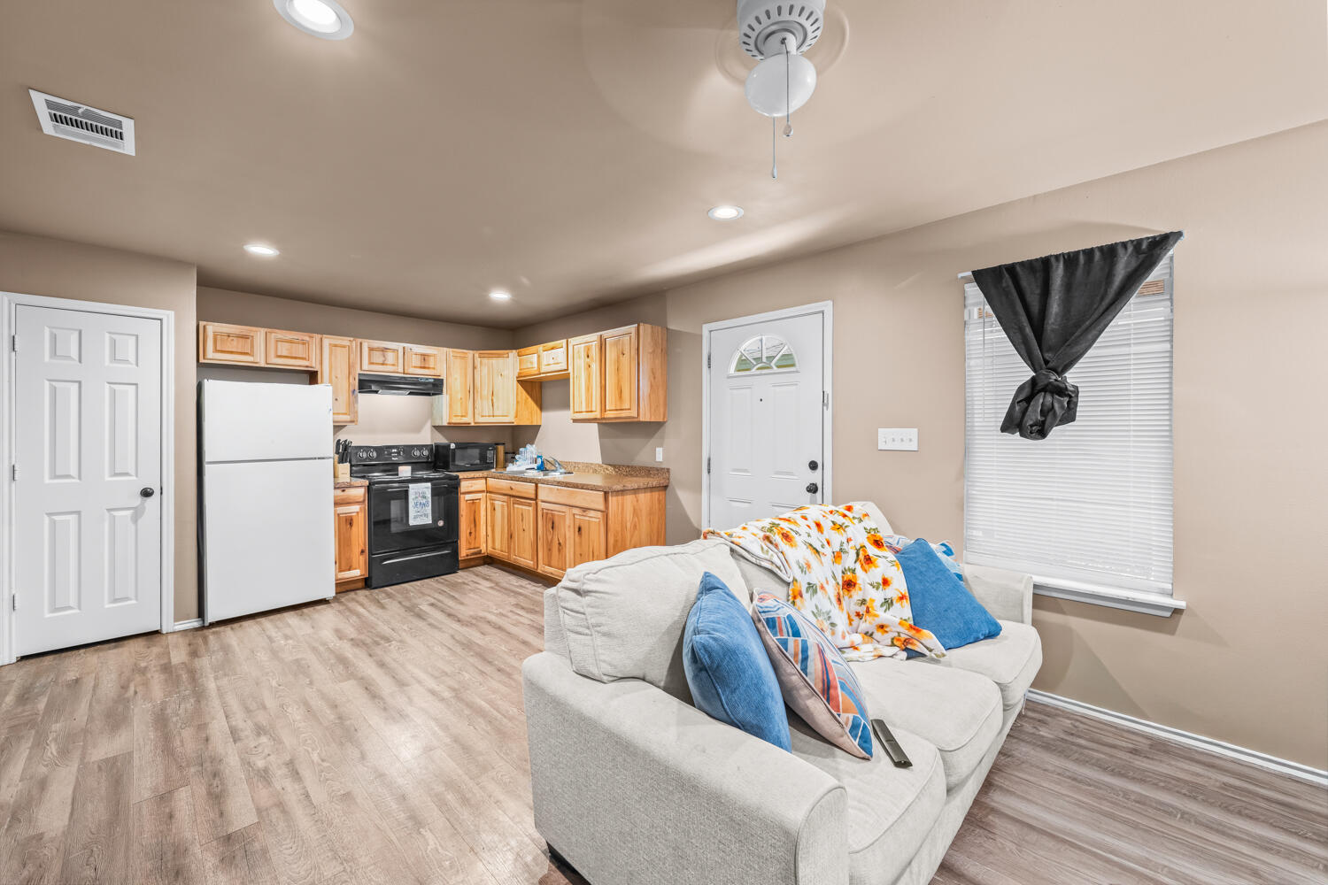 113 36th Street Lubbock, TX 79404 - Photo 5 of 11 113 36th St-10