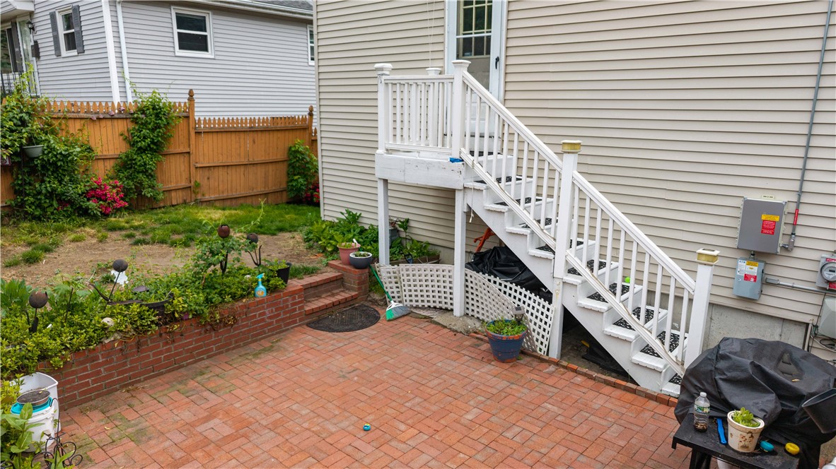 105 Lyman Street Pawtucket, RI 02860 - Photo 10 of 32