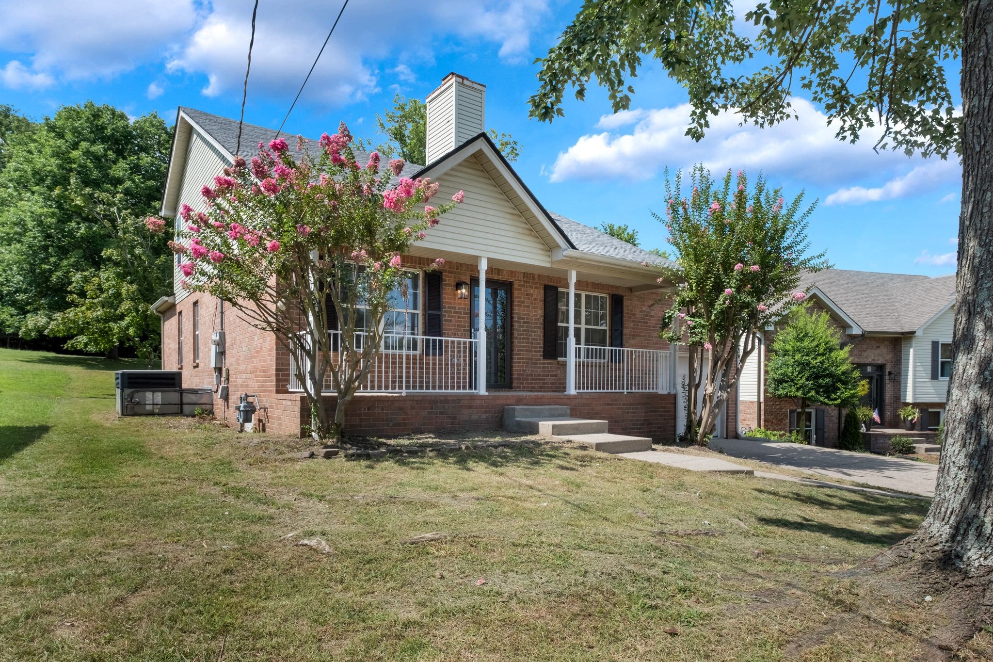 5413 Roxborough Point Hermitage, TN 37076 - Photo 2 of 34