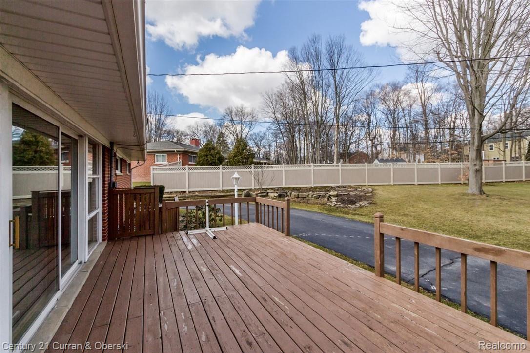28451 Bayberry Road Farmington, MI 48331 - Photo 15 of 18 Deck