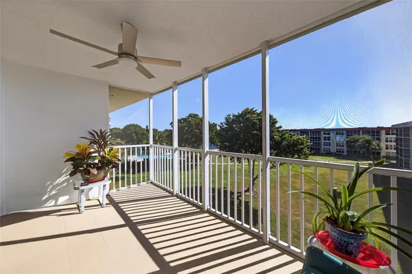 $399,000 | 3150 Northeast 48th Court, Unit 410, Lighthouse Point, FL 33064