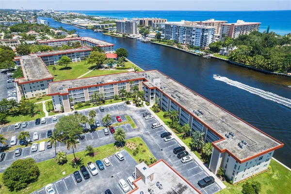 $399,000 | 3150 Northeast 48th Court, Unit 410, Lighthouse Point, FL 33064