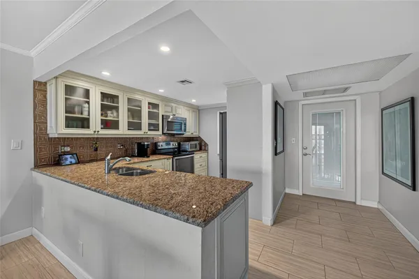 $399,000 | 3150 Northeast 48th Court, Unit 410, Lighthouse Point, FL 33064