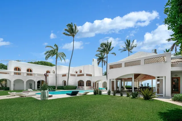 a view of outdoor space yard and patio