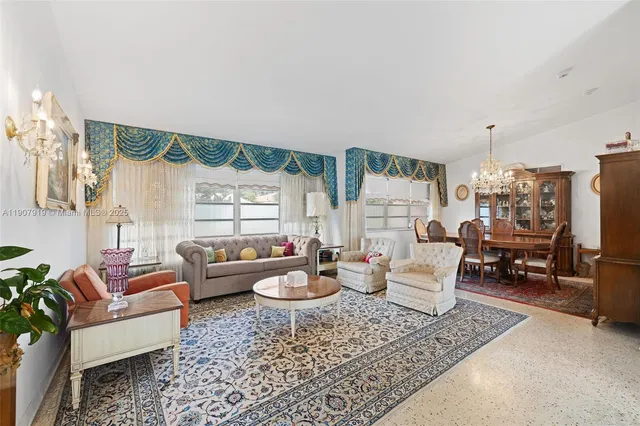 $2,050,000 | 4601 Royal Palm Avenue, Miami Beach, FL 33140