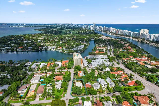 $2,050,000 | 4601 Royal Palm Avenue, Miami Beach, FL 33140