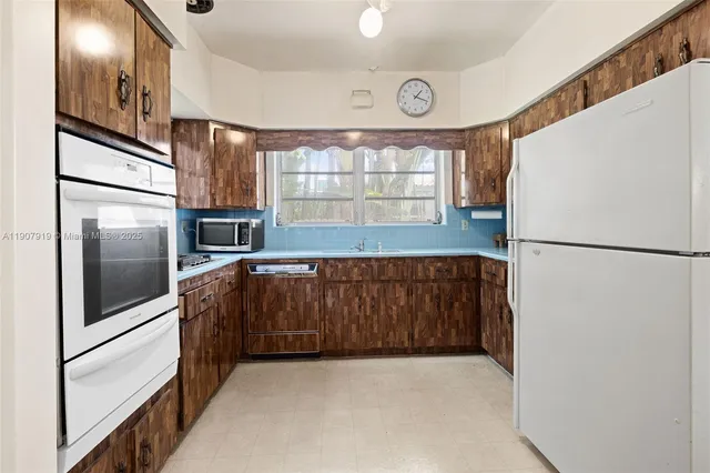 $2,050,000 | 4601 Royal Palm Avenue, Miami Beach, FL 33140