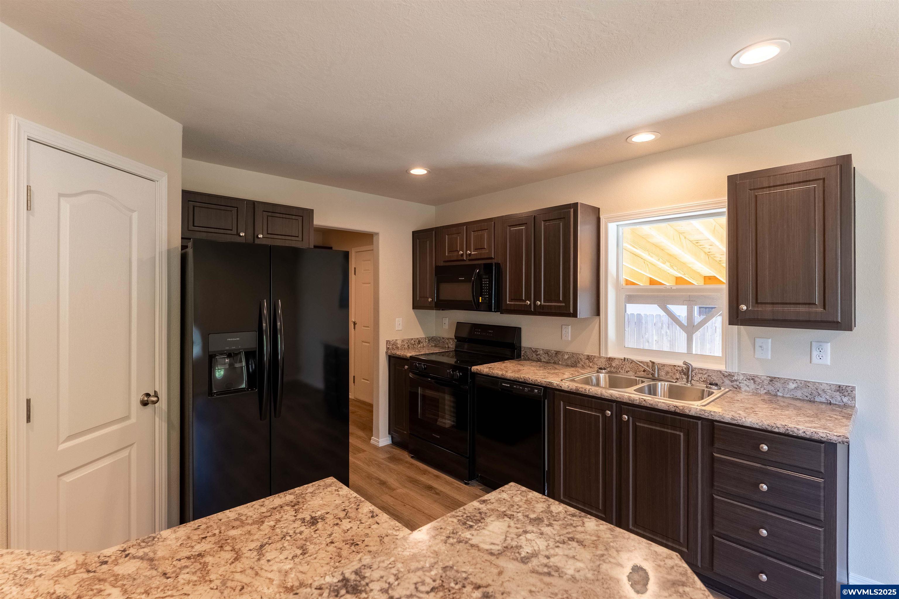 200 Market Street, Unit 222 Lebanon, OR 97355 - Photo 10 of 22
