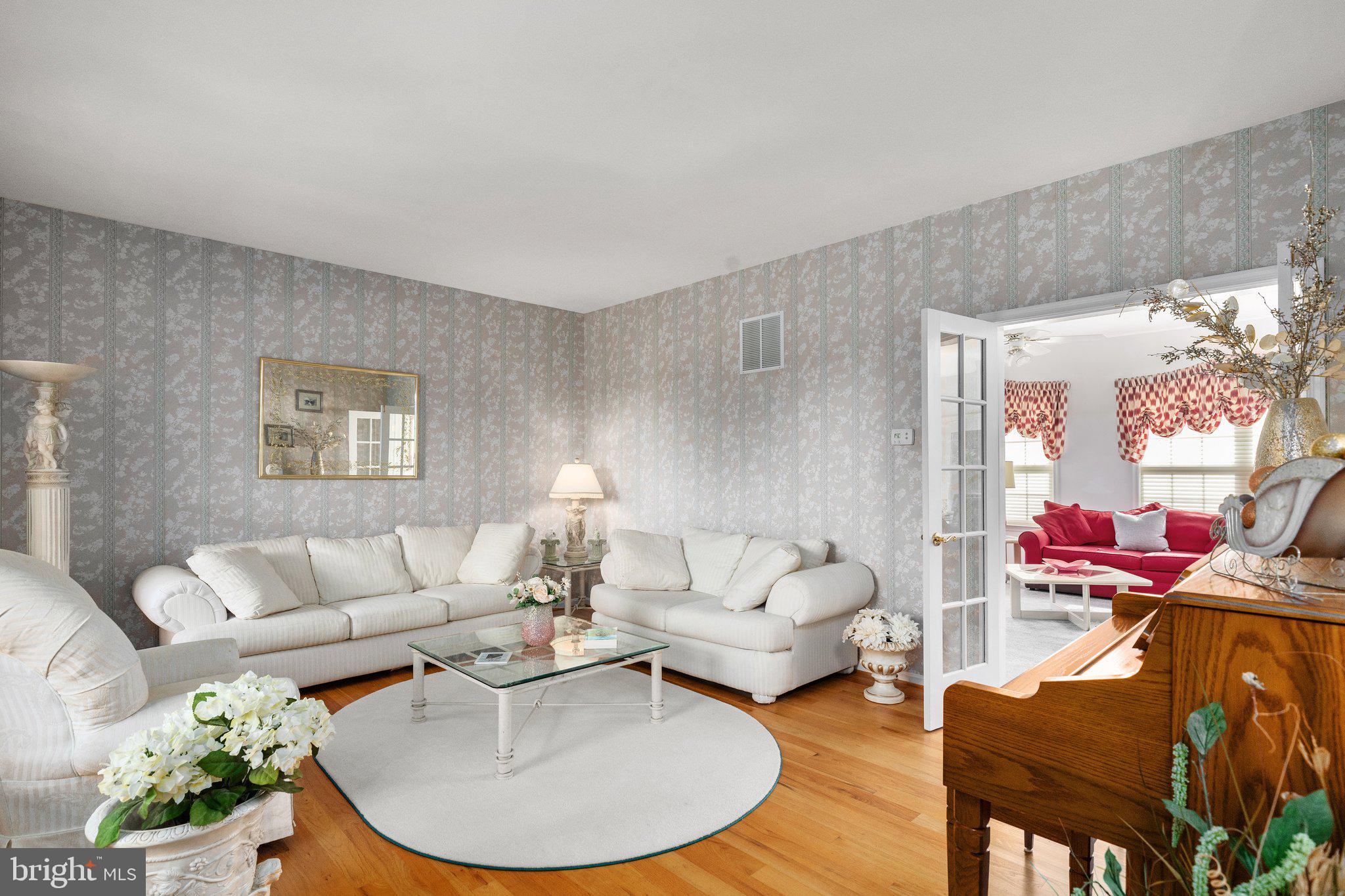 14215 Robcaste Road Phoenix, MD 21131 - Photo 14 of 51 Living Room