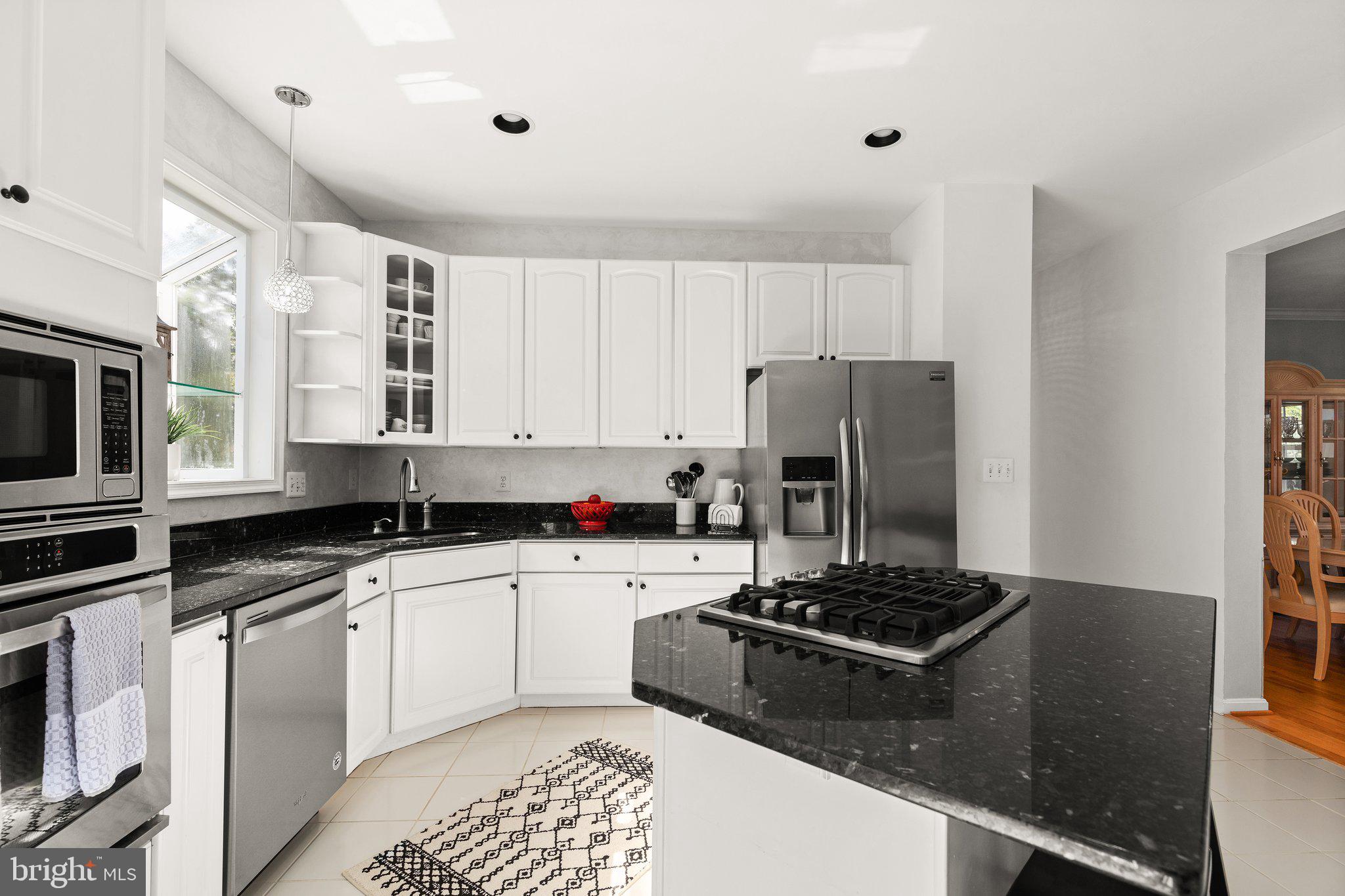 14215 Robcaste Road Phoenix, MD 21131 - Photo 6 of 51 Island with Gas Cooktop