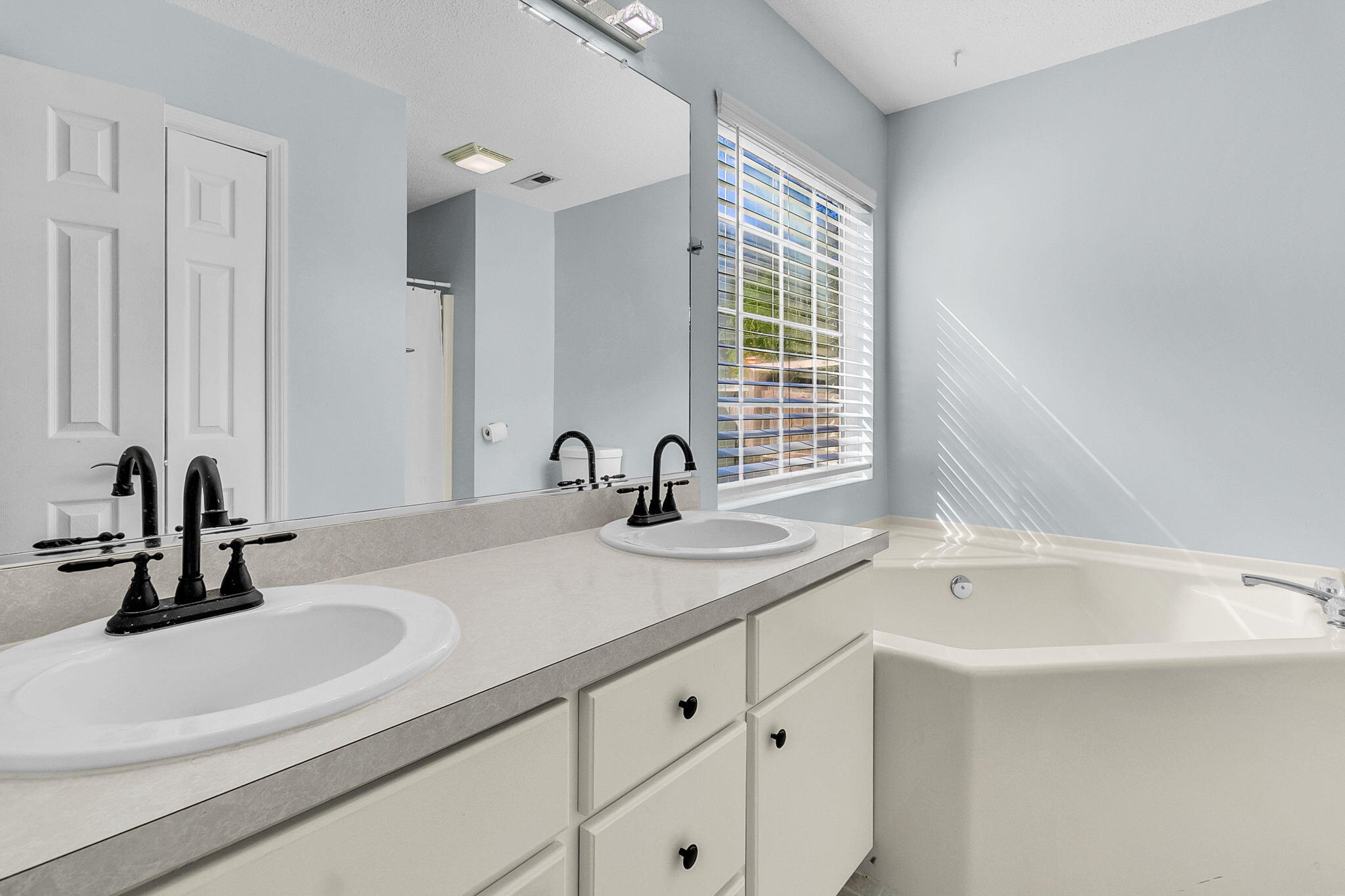 2779 Shadow Lane North Charleston, SC 29406 - Photo 5 of 27 CREM - 2779 Shadow Ln-21