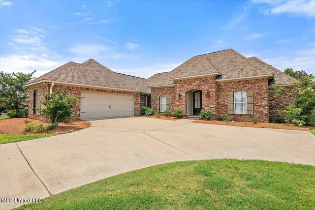 $399,900 | 153 Hampton Hills Boulevard, Canton, MS 39046