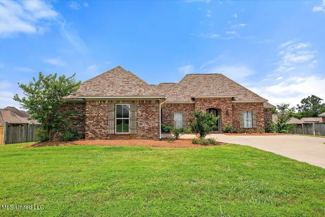 $399,900 | 153 Hampton Hills Boulevard, Canton, MS 39046
