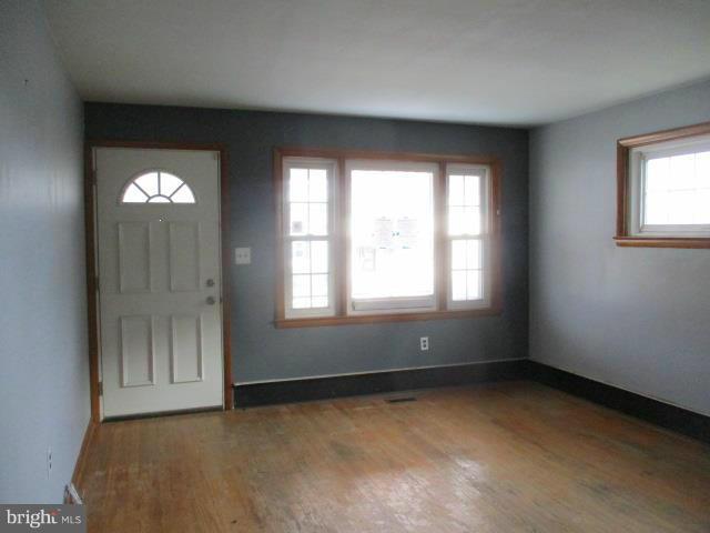 59 Cinder Road Lutherville-Timonium, MD 21093 - Photo 2 of 22 Living Room