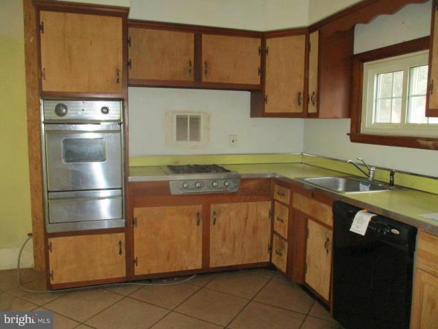 59 Cinder Road Lutherville-Timonium, MD 21093 - Photo 5 of 22 Kitchen