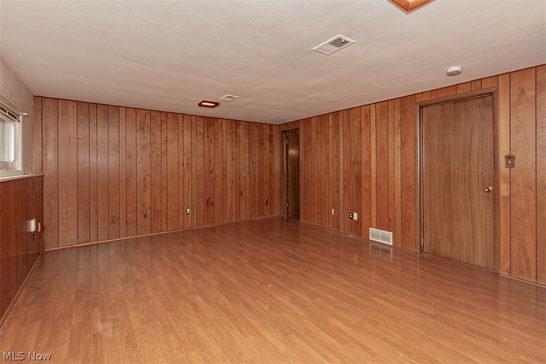 2038 Hansford Road Cleveland, OH 44124 - Photo 18 of 34 Gallery Image 18