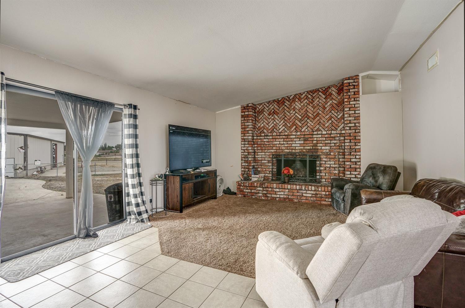17157 Karen Road Madera, CA 93636 - Photo 16 of 68 Gallery Image 16