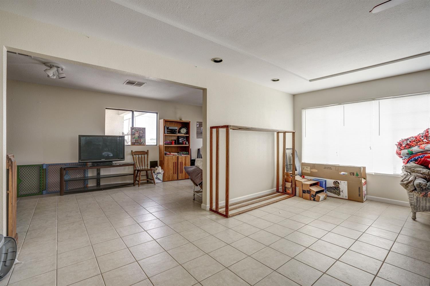 17157 Karen Road Madera, CA 93636 - Photo 28 of 68 Gallery Image 28