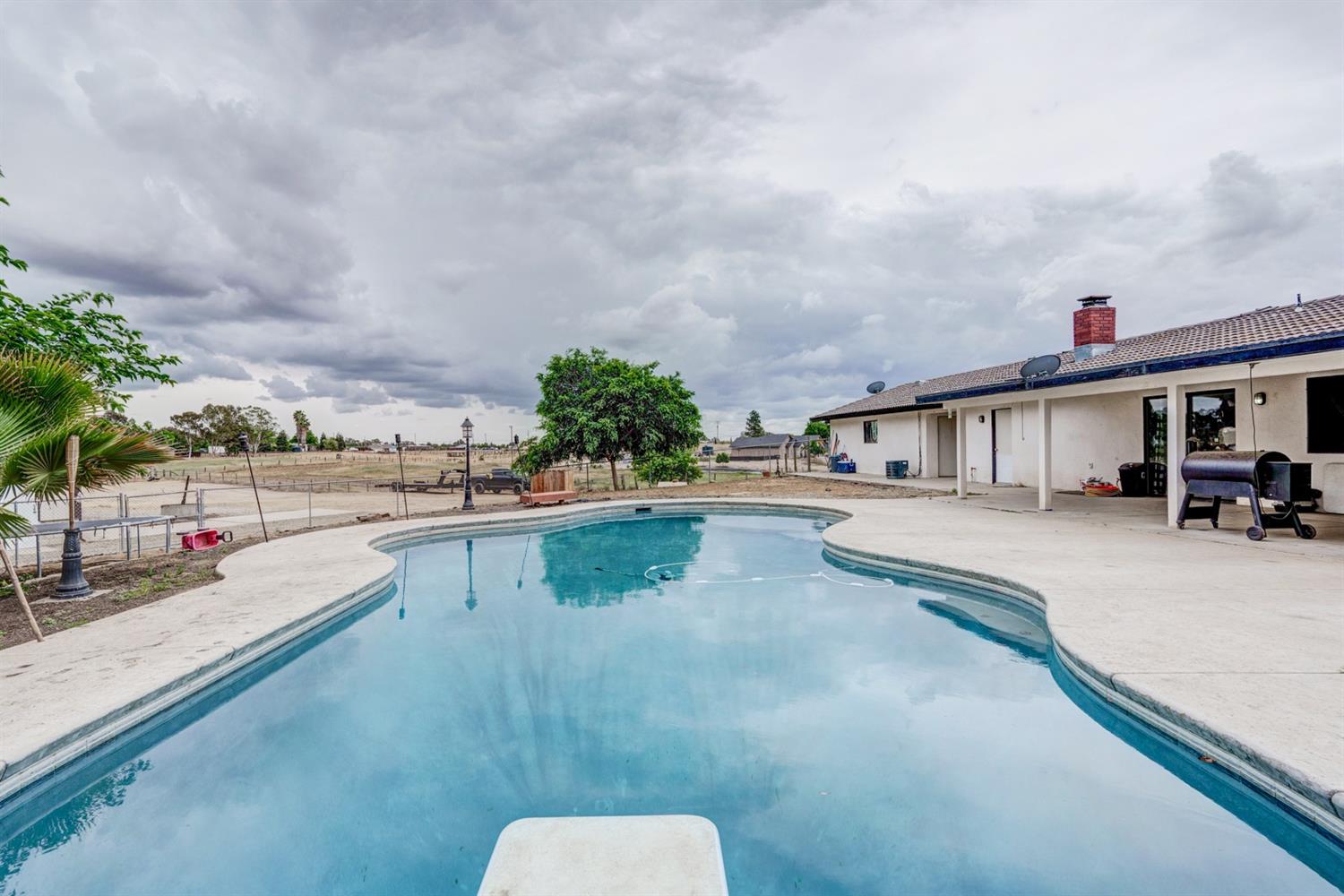 17157 Karen Road Madera, CA 93636 - Photo 4 of 68 Gallery Image 4