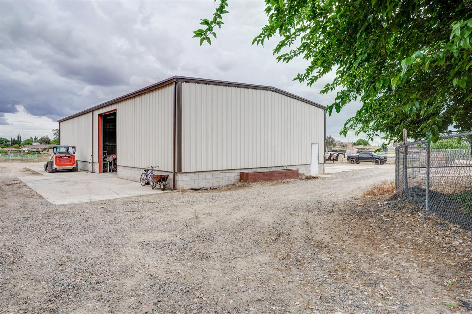 17157 Karen Road Madera, CA 93636 - Photo 5 of 68 Gallery Image 5