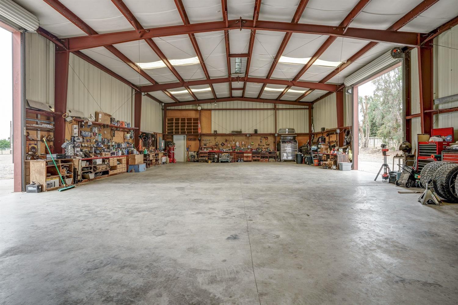 17157 Karen Road Madera, CA 93636 - Photo 6 of 68 Gallery Image 6