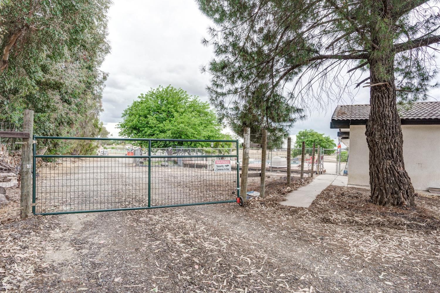 17157 Karen Road Madera, CA 93636 - Photo 9 of 68 Gallery Image 9
