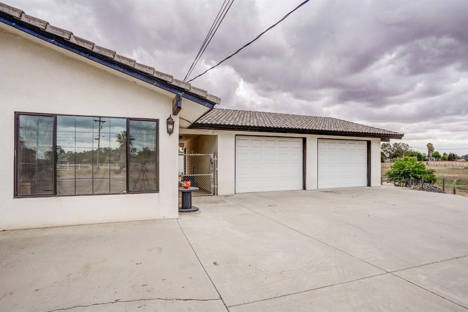 17157 Karen Road Madera, CA 93636 - Photo 10 of 68 Gallery Image 10