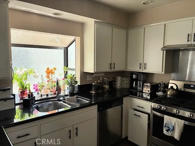 $879,000 | 2249 Montrose Avenue, Unit 7, Montrose, CA 91020