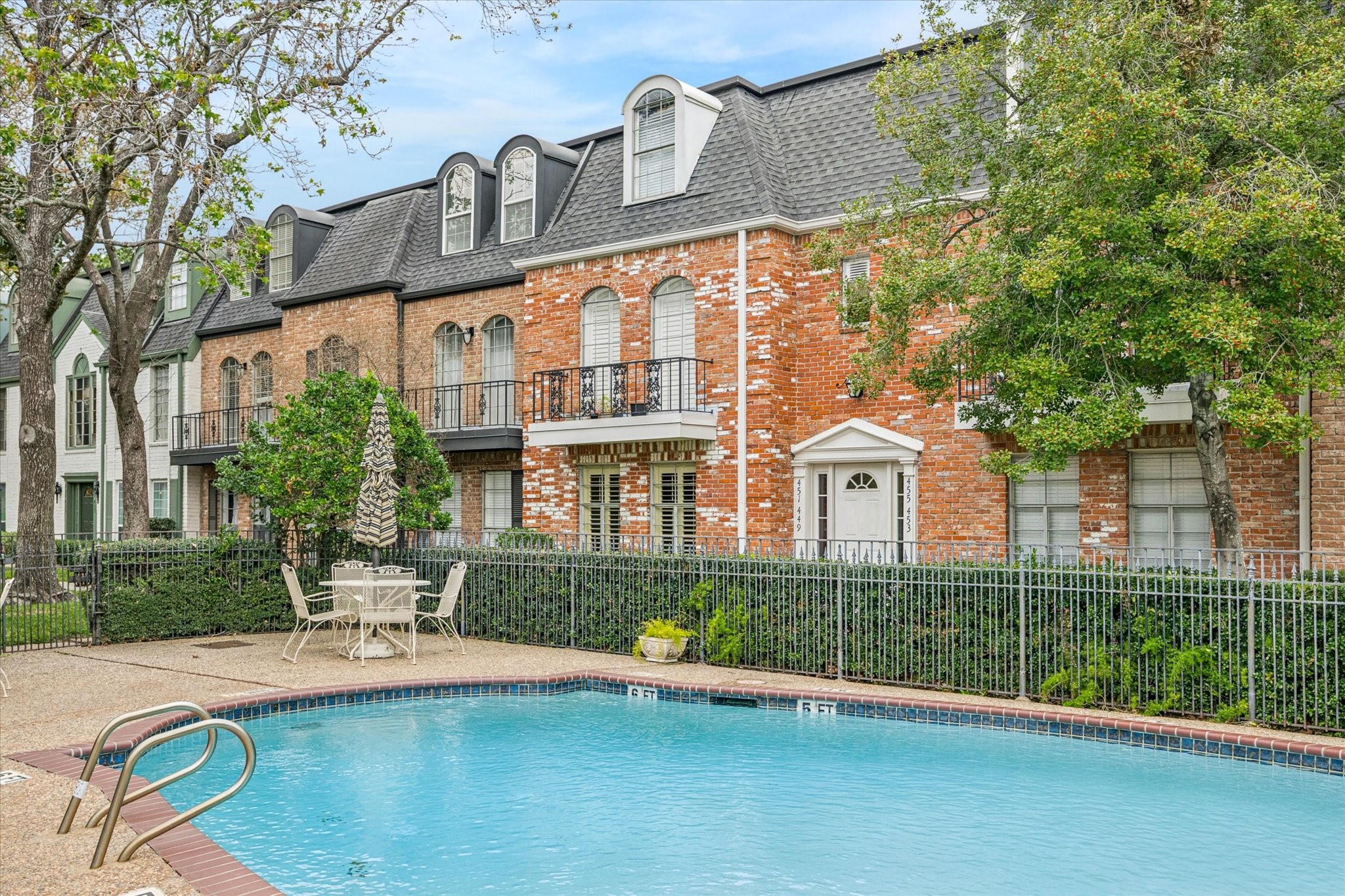 One bedroom condominium. Located in a controlled access gated community in close-in Memorial. All utilities included. One level, first floor with private patio. Hardwood floors, crown molding and recently painted. Zoned SBISD schools.