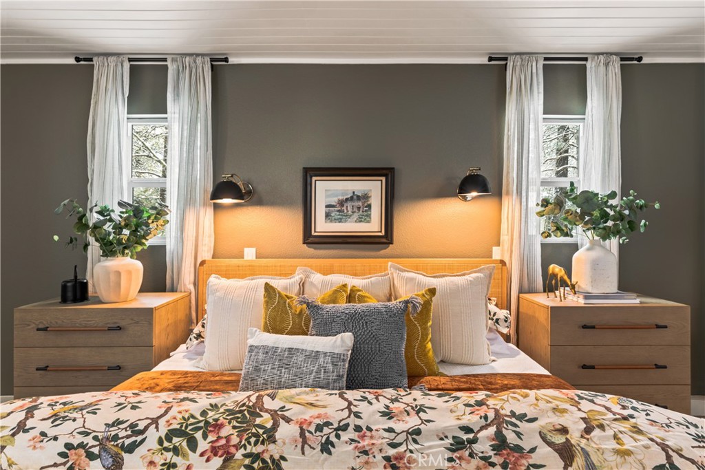 1149 Scenic Way Twin Peaks, CA 92391 - Photo 14 of 31 a living room with furniture and flowers